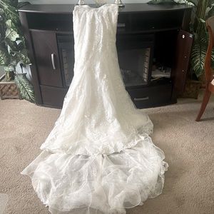 David’s Bridal off white wedding dress size 10